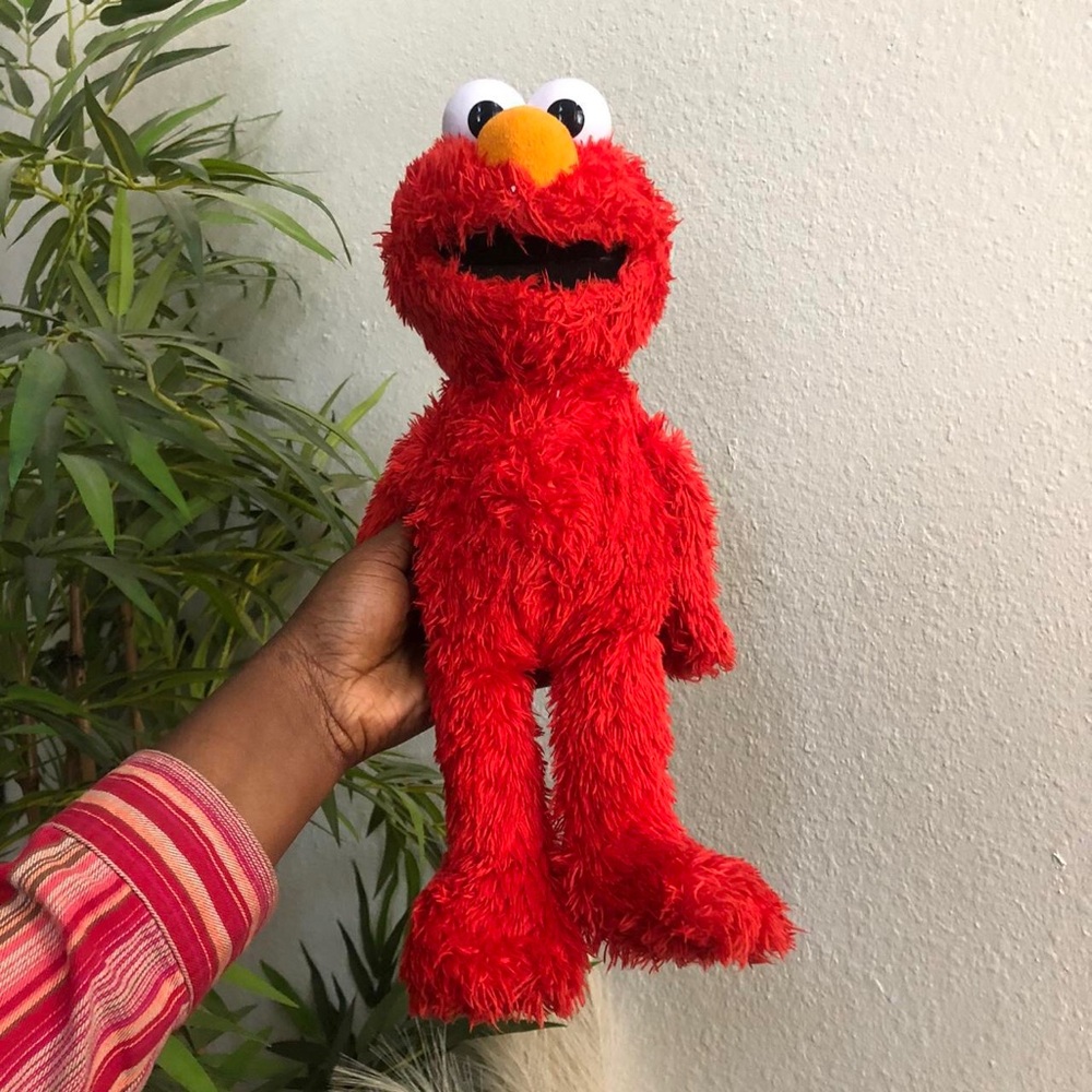 Hasbro Sesame Street Tickle Me Elmo Plush Toy Teddy 14” Tall